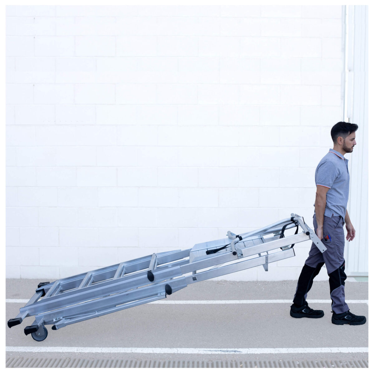 K-TELEX 60S - Escalera movil con plataforma, telescopica y plegable - transportada